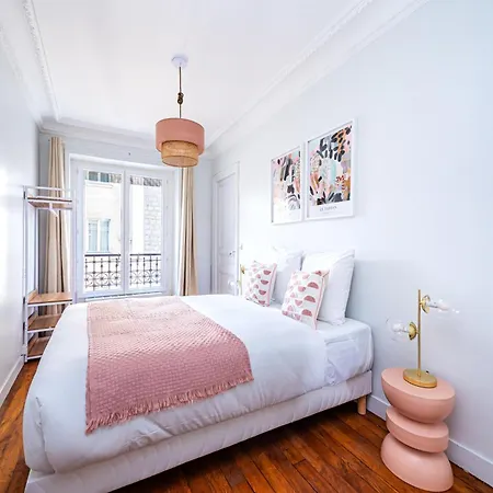 Blue And Pink Flat Next Montparnasse