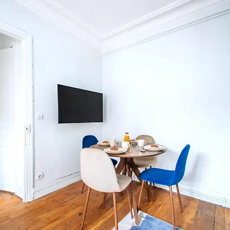 Blue And Pink Flat Next Montparnasse 아파트 *
